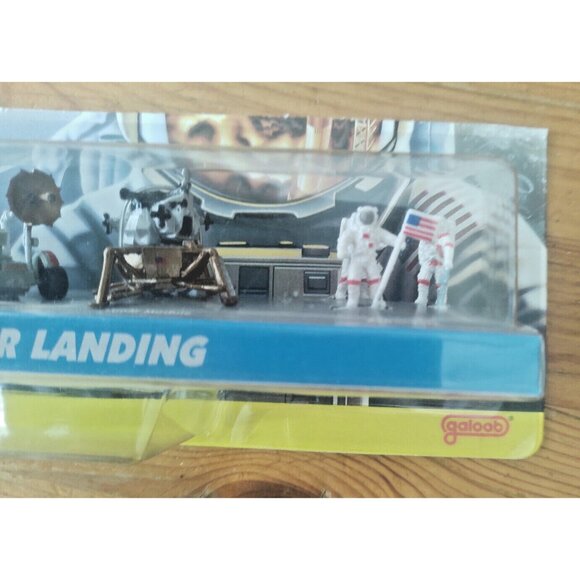 Galoob Micro Machines #35 Lunar Landing Factory Sealed - 75030 1994 Edition - Picture 2 of 10
